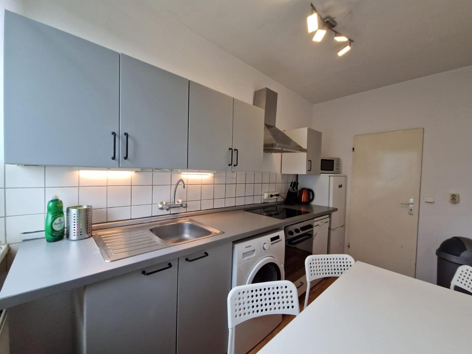Schoene 3 Schlafzimmer Wohnung Mit 4 Dopplbetten 柏林 外观 照片