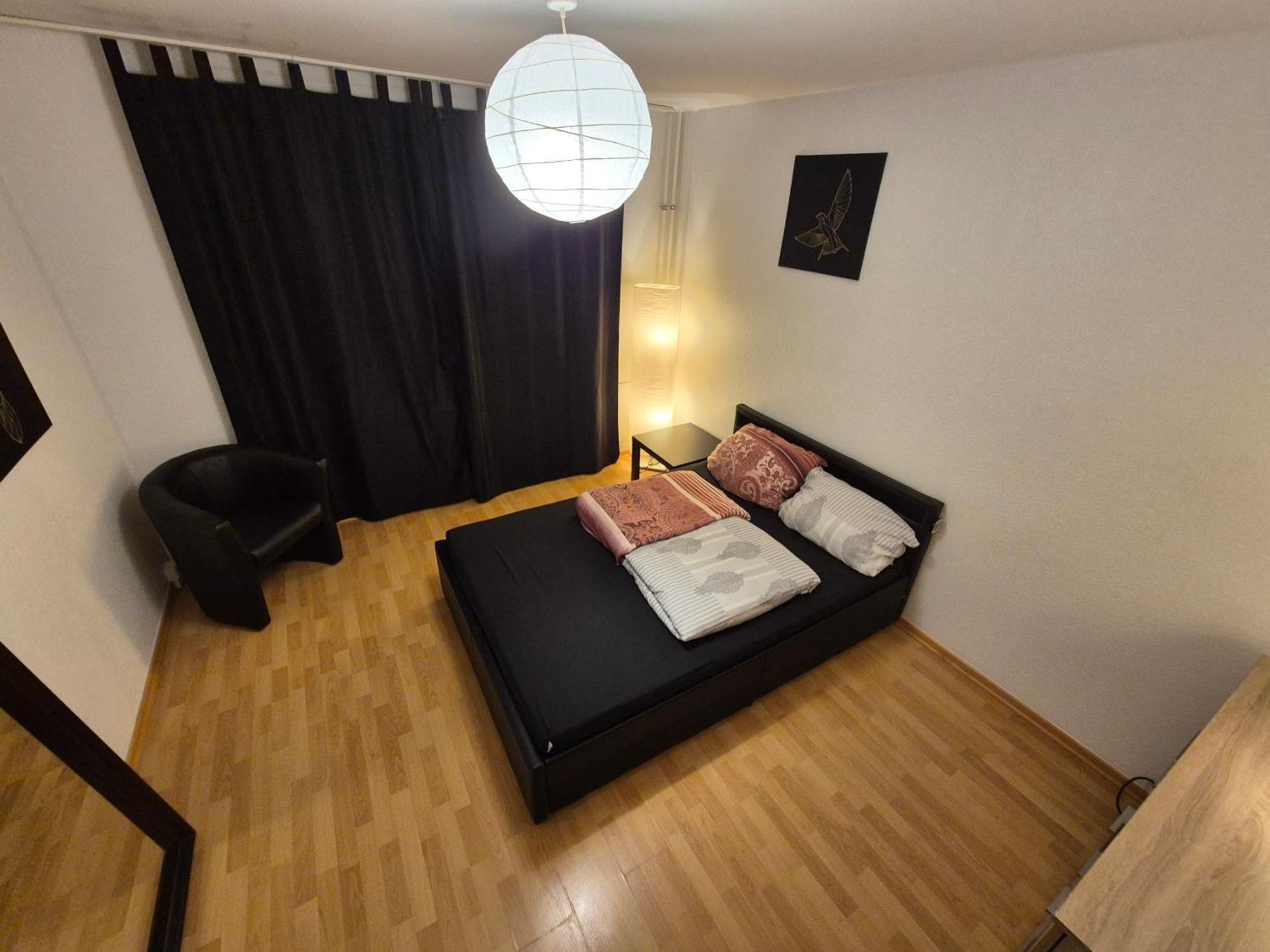 Schoene 3 Schlafzimmer Wohnung Mit 4 Dopplbetten 柏林 外观 照片