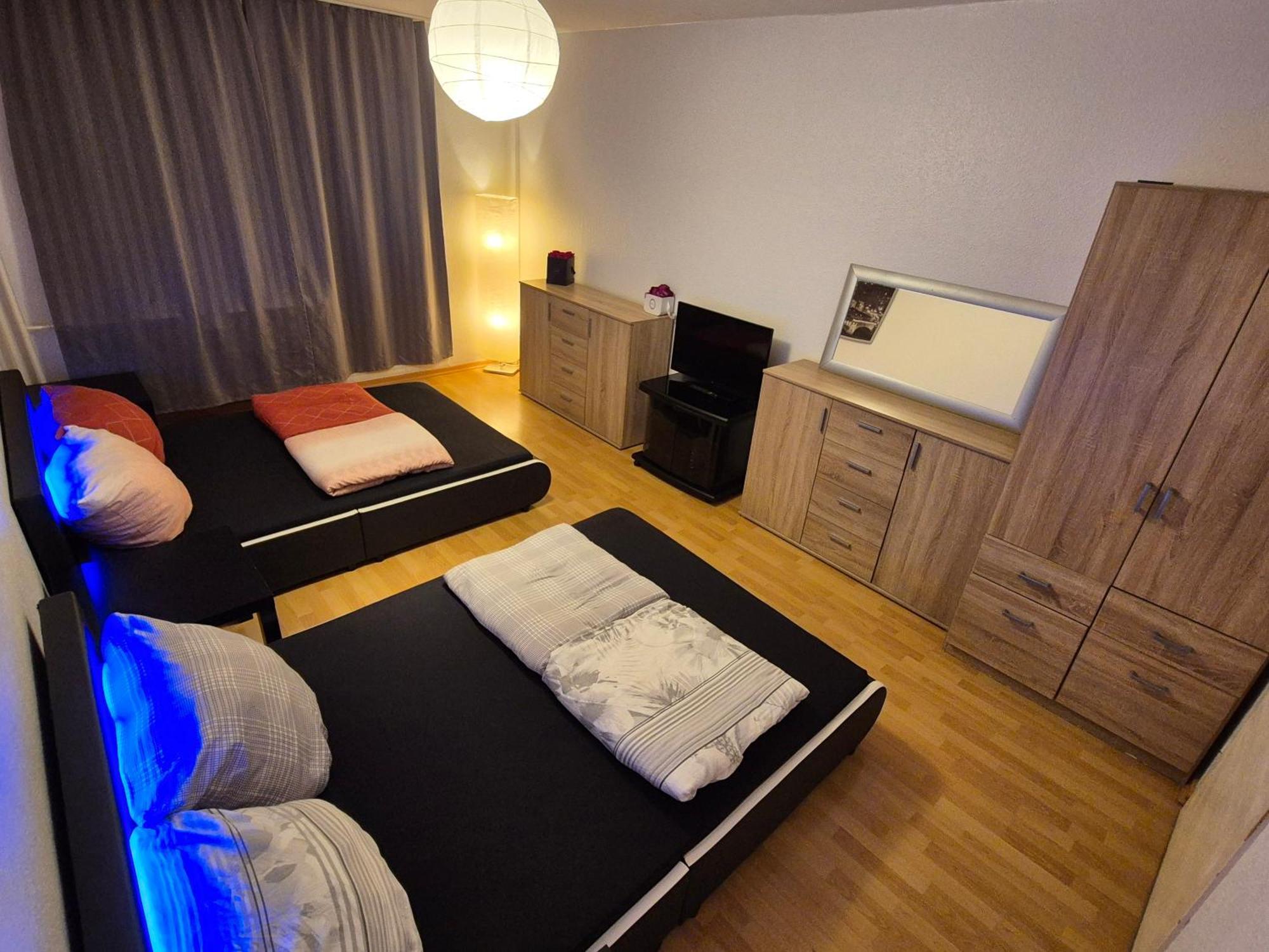 Schoene 3 Schlafzimmer Wohnung Mit 4 Dopplbetten 柏林 外观 照片